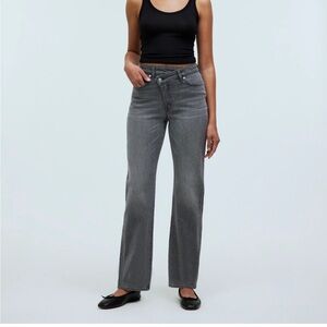 The Petite '90s Straight Jean in Burwick Wash: Cross-Tab Edition